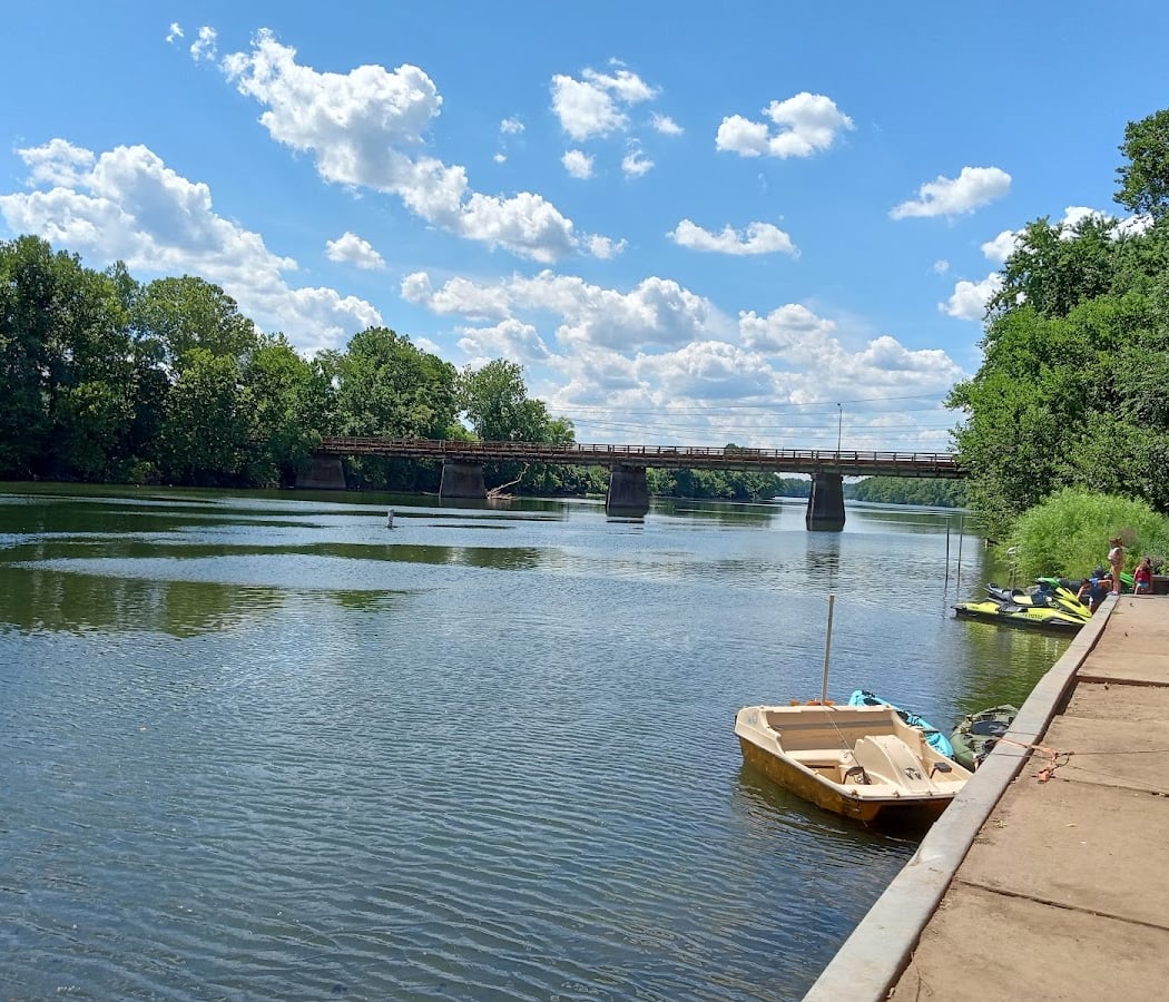 Riverfront Park Cleanup 1